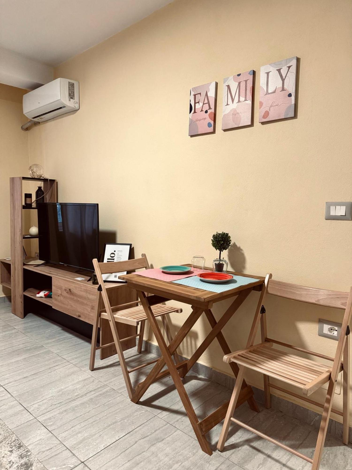 Urban Apartment In Blloku Tiranë Luaran gambar