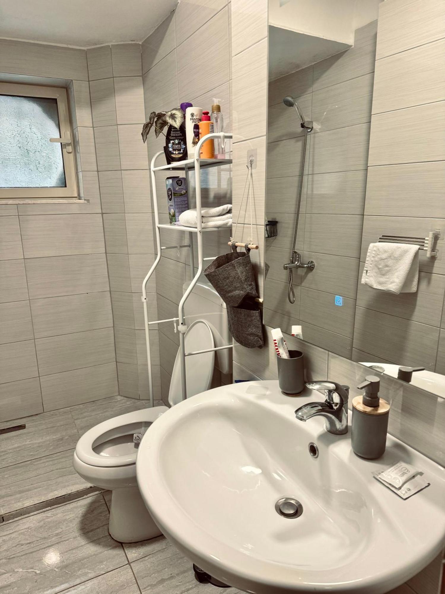 Urban Apartment In Blloku Tiranë Luaran gambar