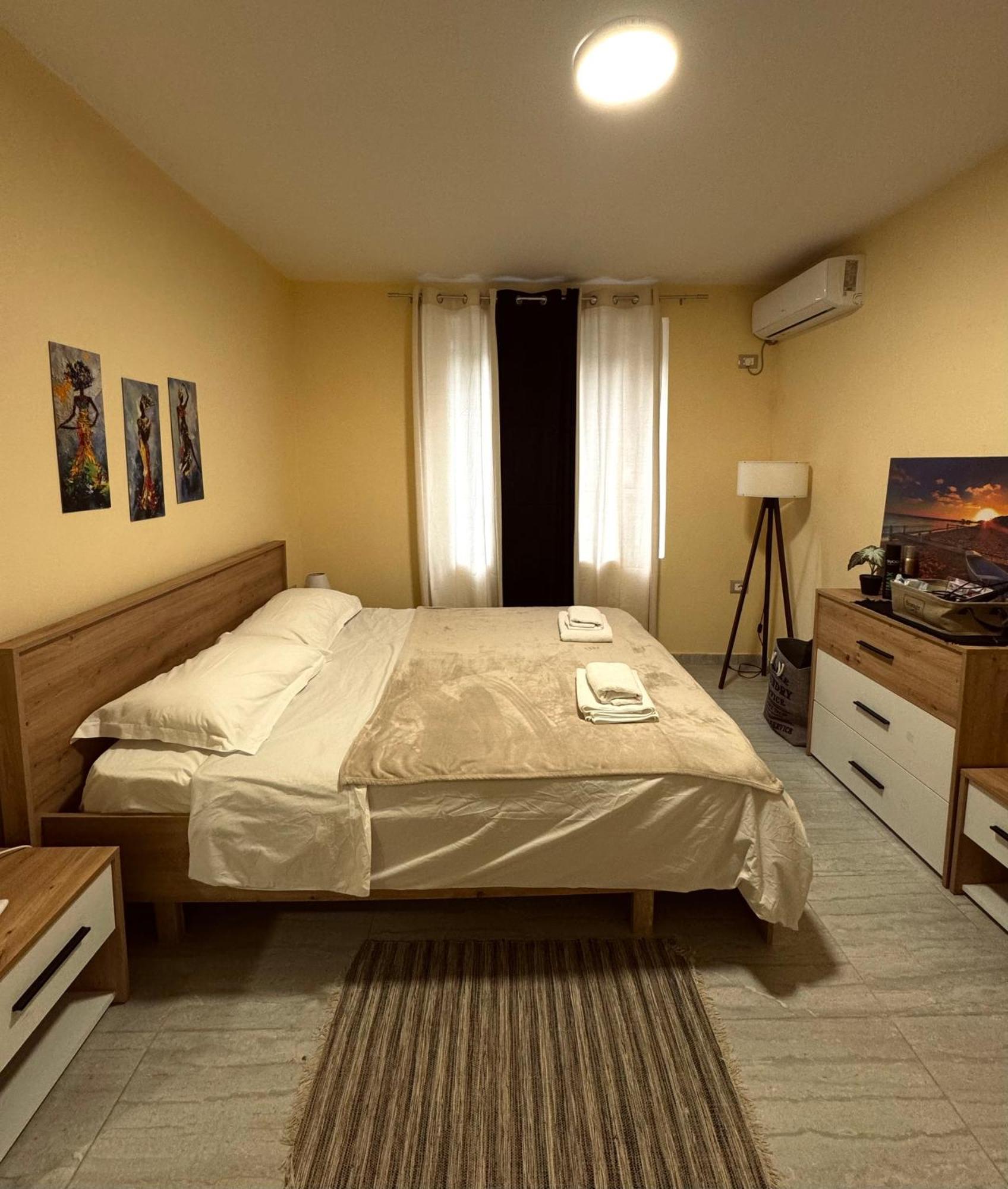 Urban Apartment In Blloku Tiranë Luaran gambar